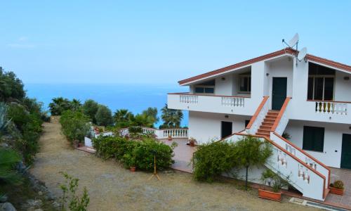 Zappino Holiday Home