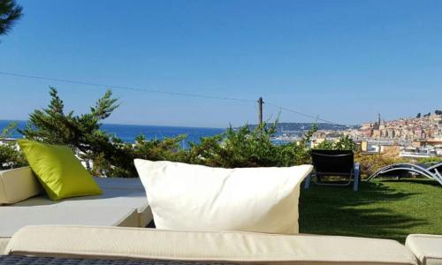 Cap au Sud,Vue panoramique mer,piscine