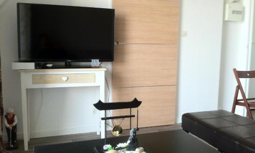 NICE FLAT 400 m FROM BEACH & CENTER