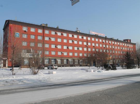 Semey Hotel, hótel í Semey