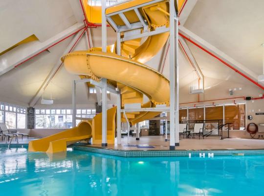 Pocaterra Inn & Waterslide, hotel in Canmore