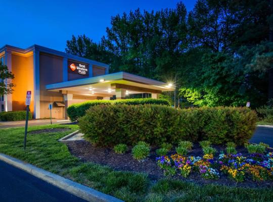 Best Western Plus Richmond, hotell i Sandston