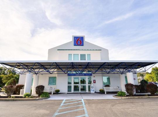 Motel 6-Tewksbury, MA - Boston, хотел в Тюксбъри