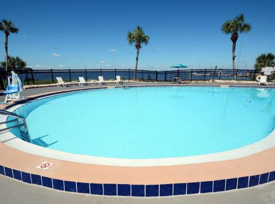 Quality Inn & Suites on the Bay near Pensacola Beach, hotel in Gulf Breeze