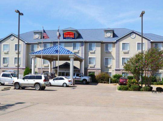 FairBridge Inn & Suites Cleburne – hotel w mieście Cleburne