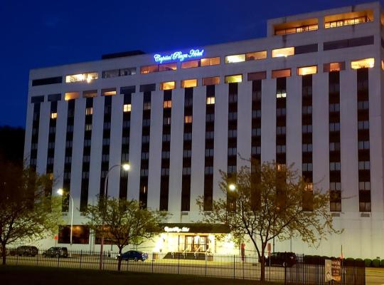 Capital Plaza Hotel, hotel di Frankfort