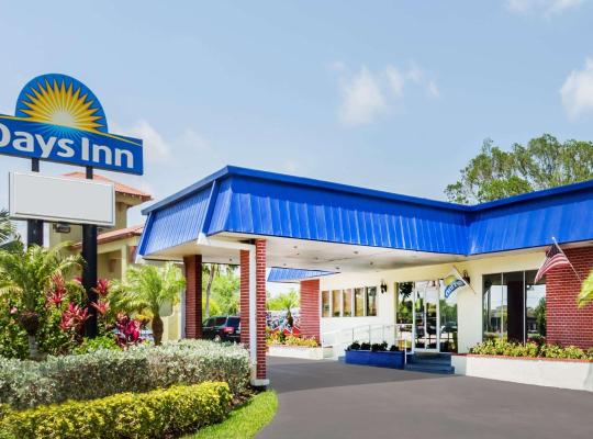 Days Inn by Wyndham Fort Myers Springs Resort, khách sạn ở Estero