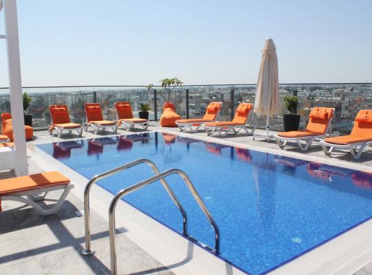 Sky Roof Hotel, hotel in North Nicosia