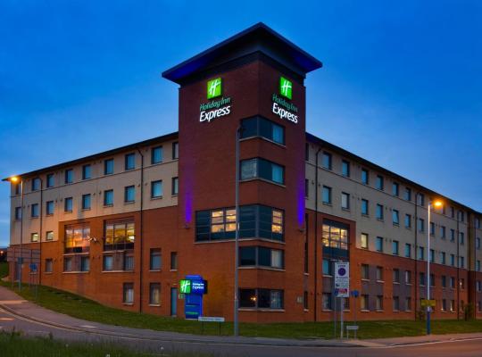 Holiday Inn Express London Luton Airport, an IHG Hotel, hotel i Luton