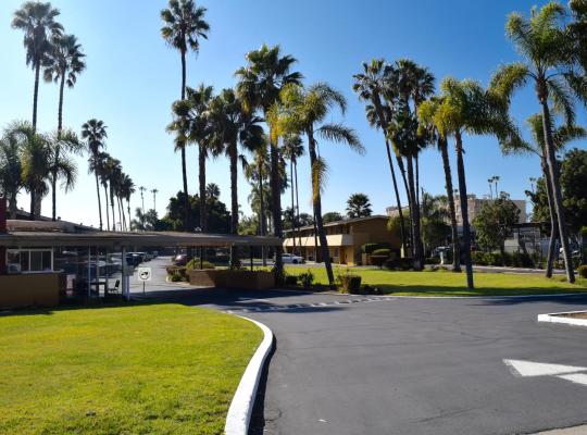 Hotel Palmeras Chula Vista, hotel in Chula Vista