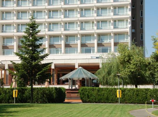 Ramada by Wyndham Bucharest Parc Hotel, hotel i Bukarest