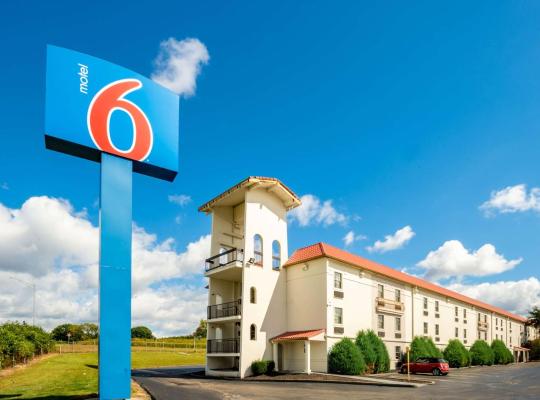 Motel 6-Hazelwood, MO, hotel in Hazelwood