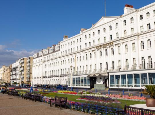 The Burlington Hotel, hotel in Eastbourne