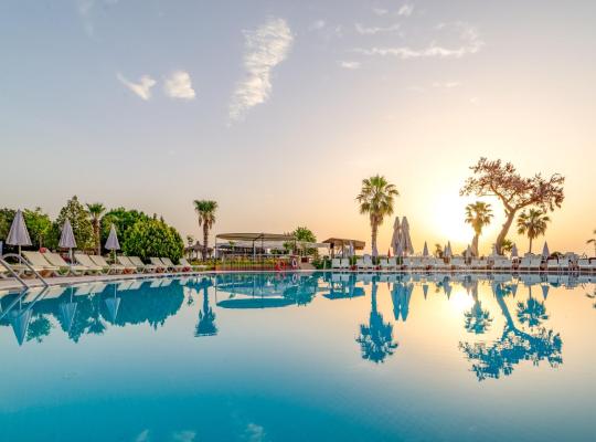 Armas Gul Beach, hotel in Kemer