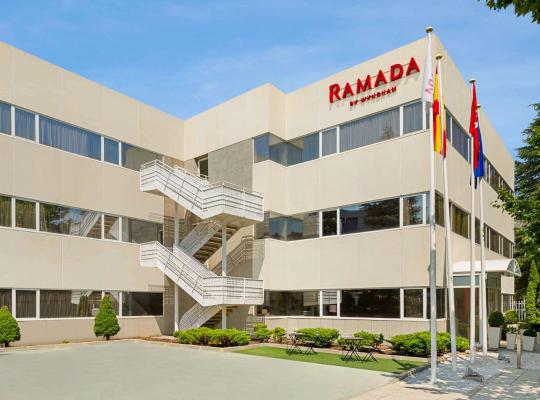 Ramada by Wyndham Madrid Tres Cantos, отель в городе Трес-Кантос