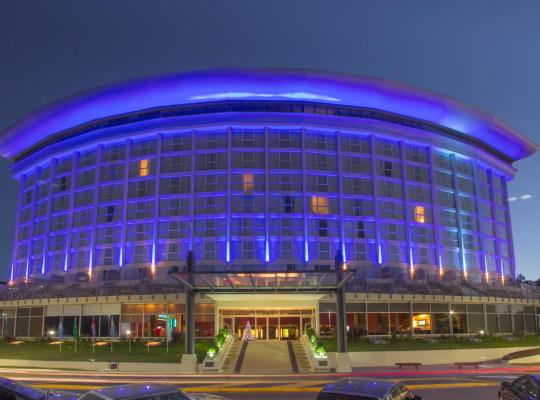 Howard Johnson Plaza Resort & Casino Mayorazgo, hotel in Paraná