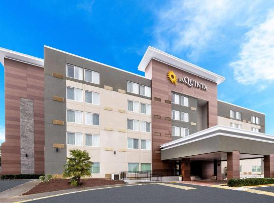 La Quinta Inn by Wyndham Lynnwood, hotel en Lynnwood