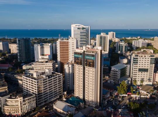 Golden Tulip Dar Es Salaam City Center Hotel, хотел в Дар ес Саалам