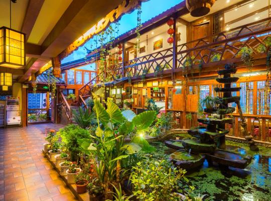 Dream Tour Scenic Inn 梦之旅观景客栈, hotel in Lijiang