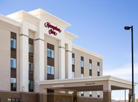 Hampton Inn Fairmont, ξενοδοχείο σε Fairmont