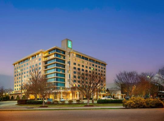 Embassy Suites by Hilton Hampton Convention Center, hotel in Hampton