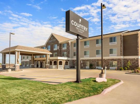 Country Inn & Suites by Radisson, Minot, ND โรงแรมในไมน็อท