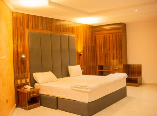 Jimaco Hotels and Suites, hotel u Uyou