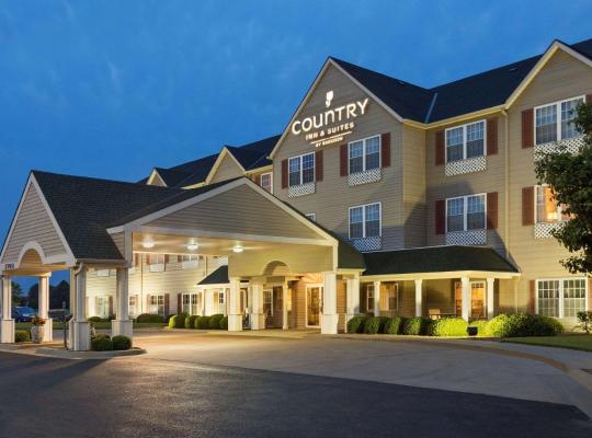 Country Inn & Suites by Radisson, Salina, KS, hotel in Salina