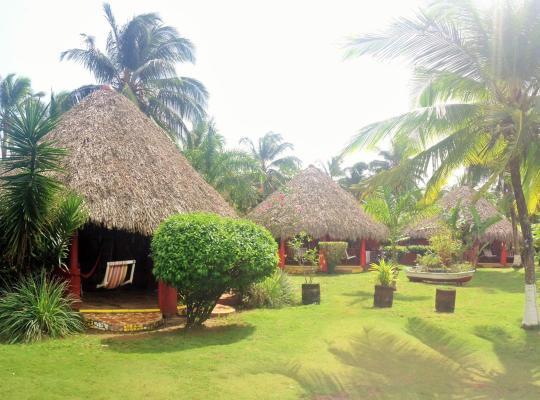 Paraiso Beach Hotel, hótel í Isla Grande del Maíz-eyja