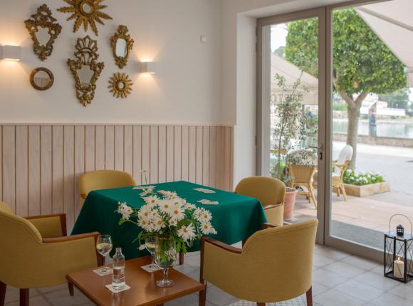 Hotel Marina, Инка