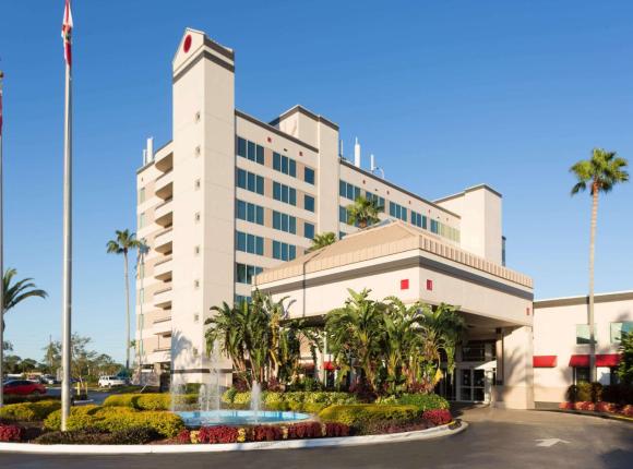 Ramada by Wyndham Kissimmee Gateway, Орландо