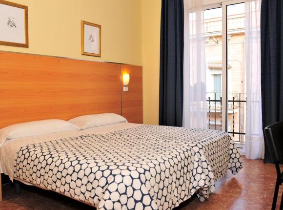 Hostal Bejar, Барселона