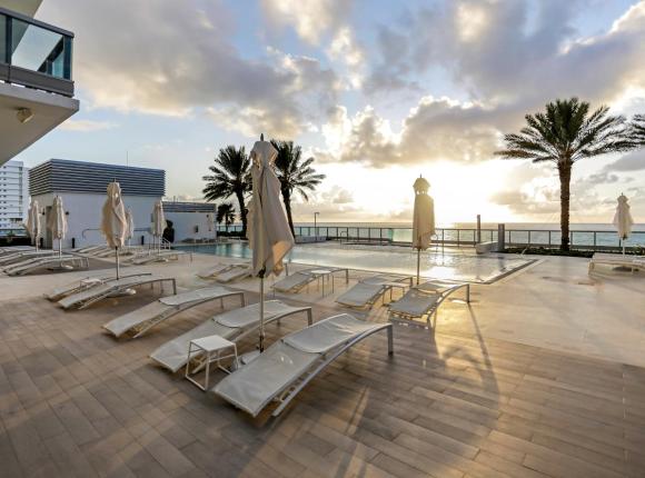 Monte Carlo by Miami Vacations, Майами-Бич