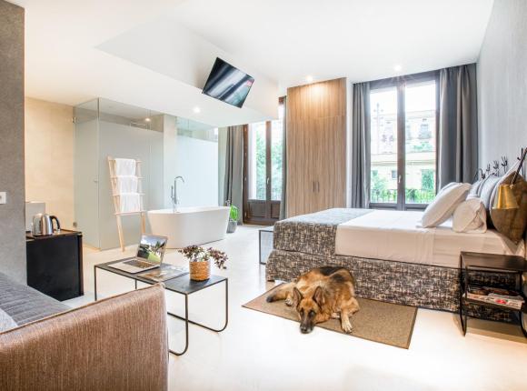 Casa Lirio, Барселона