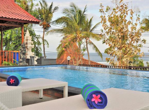 Surya Chandra Beach Bungalow, Нуса Пенида