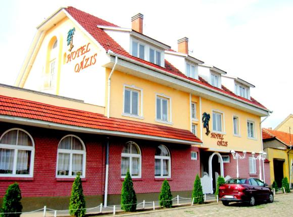 Oázis Hotel Étterem, Кечкемет