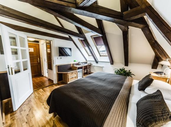 Отель Archibald At the Charles Bridge, Прага