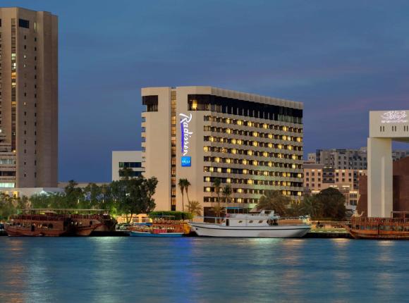 Отель Radisson Blu Hotel, Dubai Deira Creek, Дубай