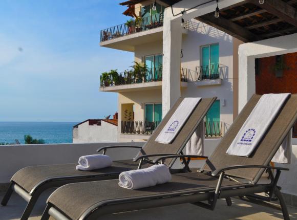 Hacienda Vallarta Suites en Playa los Muertos - SOLO ADULTOS, Пуэрто-Вальярта