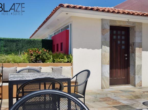 blaze hotel & suite, Пуэрто-Вальярта