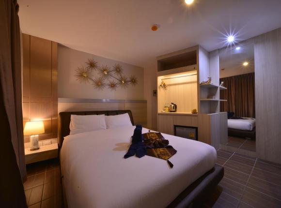 Sureena Hotel, Паттайя