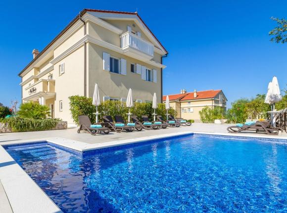 Luxury Apartments Villa Mande, Малинска