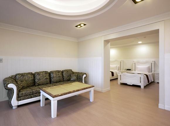 Busan Beach Hotel, Пусан