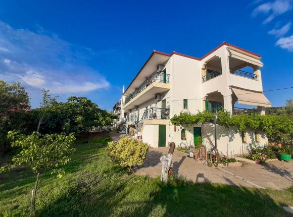 Sapfo Beach Studios, Никити