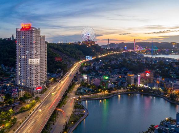 Ramada Hotel & Suites by Wyndham Halong Bay View, Халонг