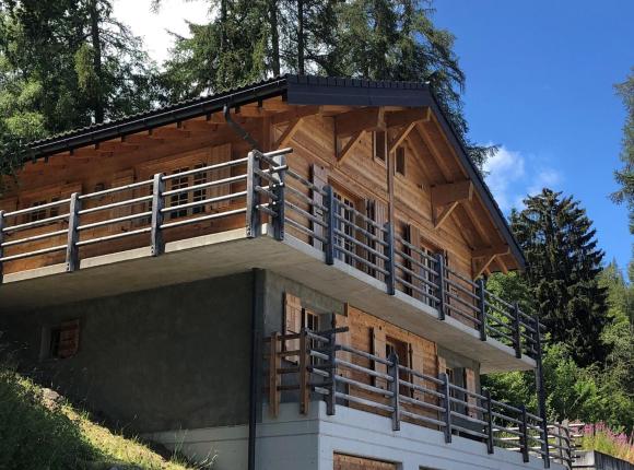 Peaceful Chalet in La Tzoumaz with Mountain View, Вербье