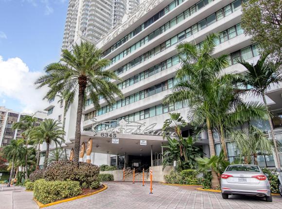 Deluxe Private Studios at the Casablanca, Майами-Бич