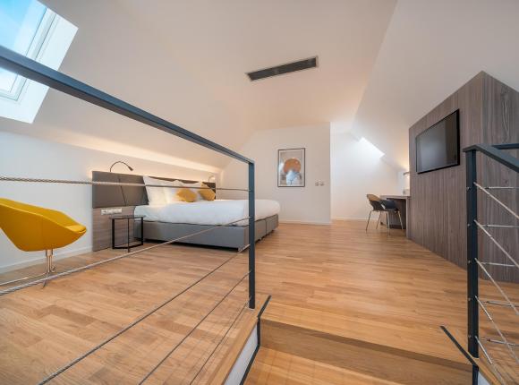 Hotel Cube, Прага