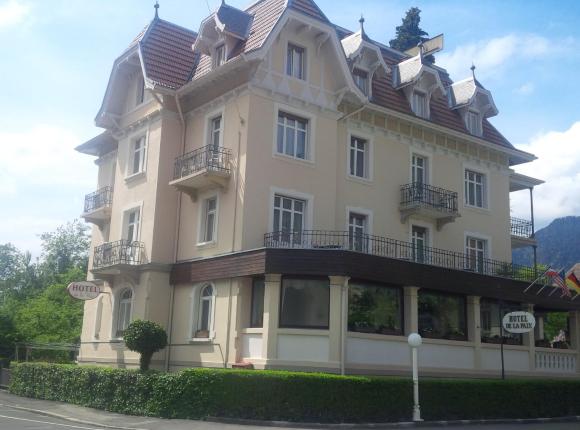 Hotel De La Paix with garden, Интерлакен