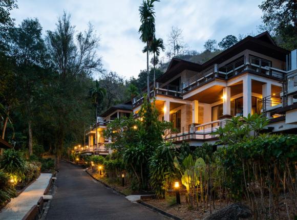 Курортный отель Baan Krating Phuket Resort, Пхукет
